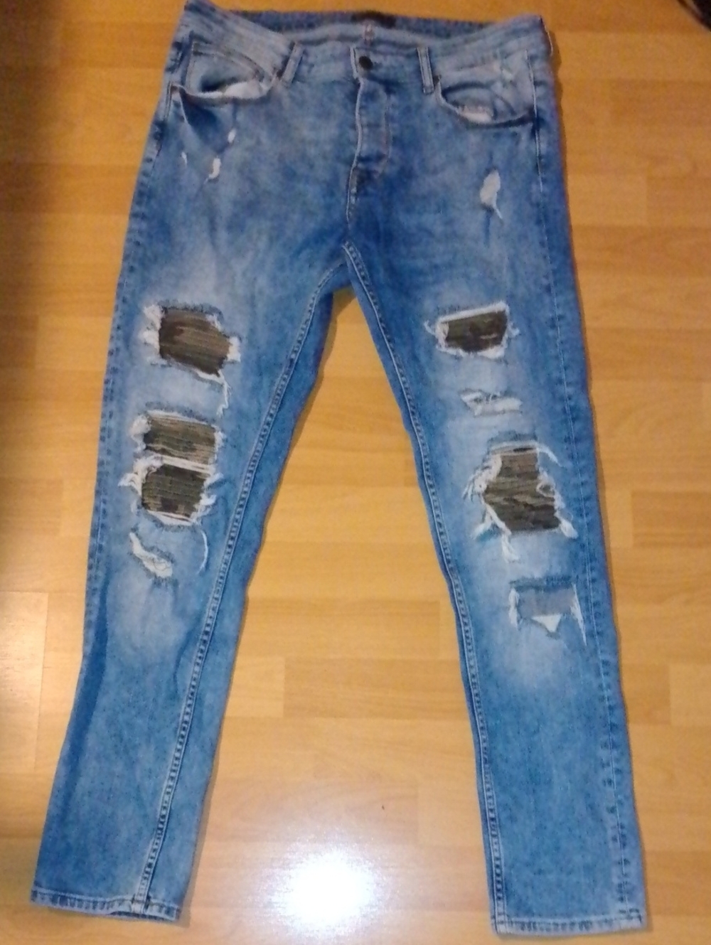 Zara Men's Light Blue Distressed Skinny Jeans